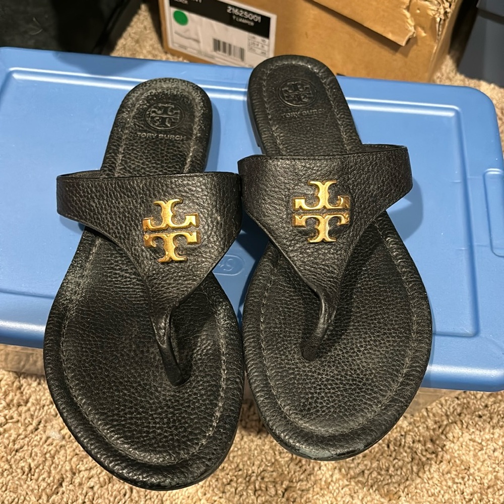 Tory Burch 7.5 flip flops